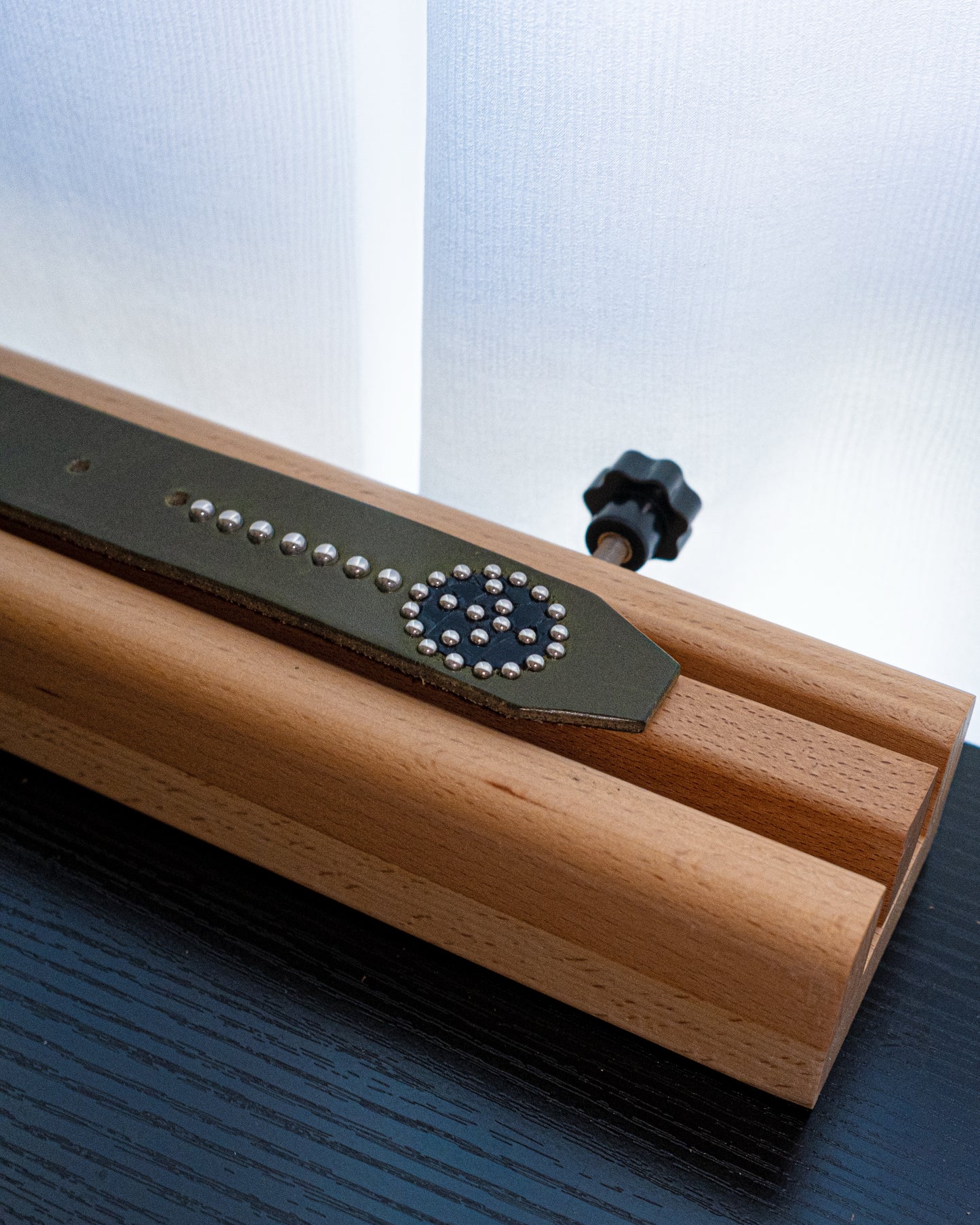 STUDDED BLACK SNAKESKIN BELT IN GREEN 03