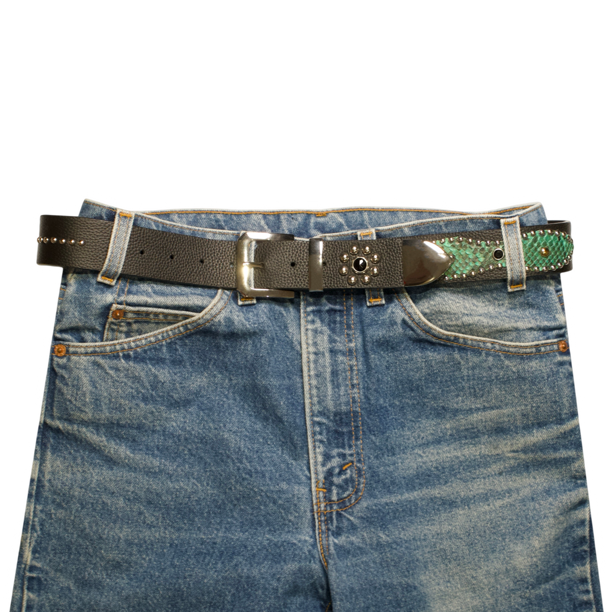 STUDDED LEATHER BELT IN BLACK
